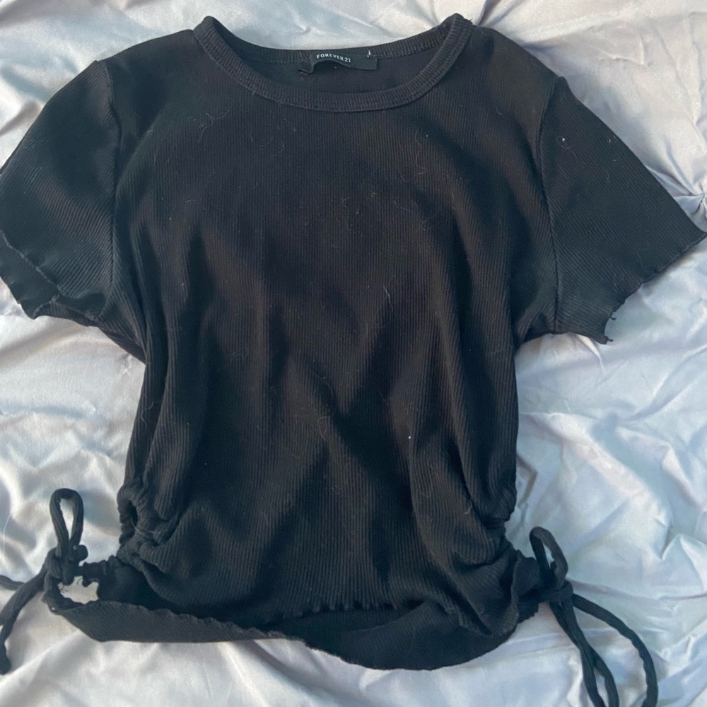 super cute black forever 21 crop top!